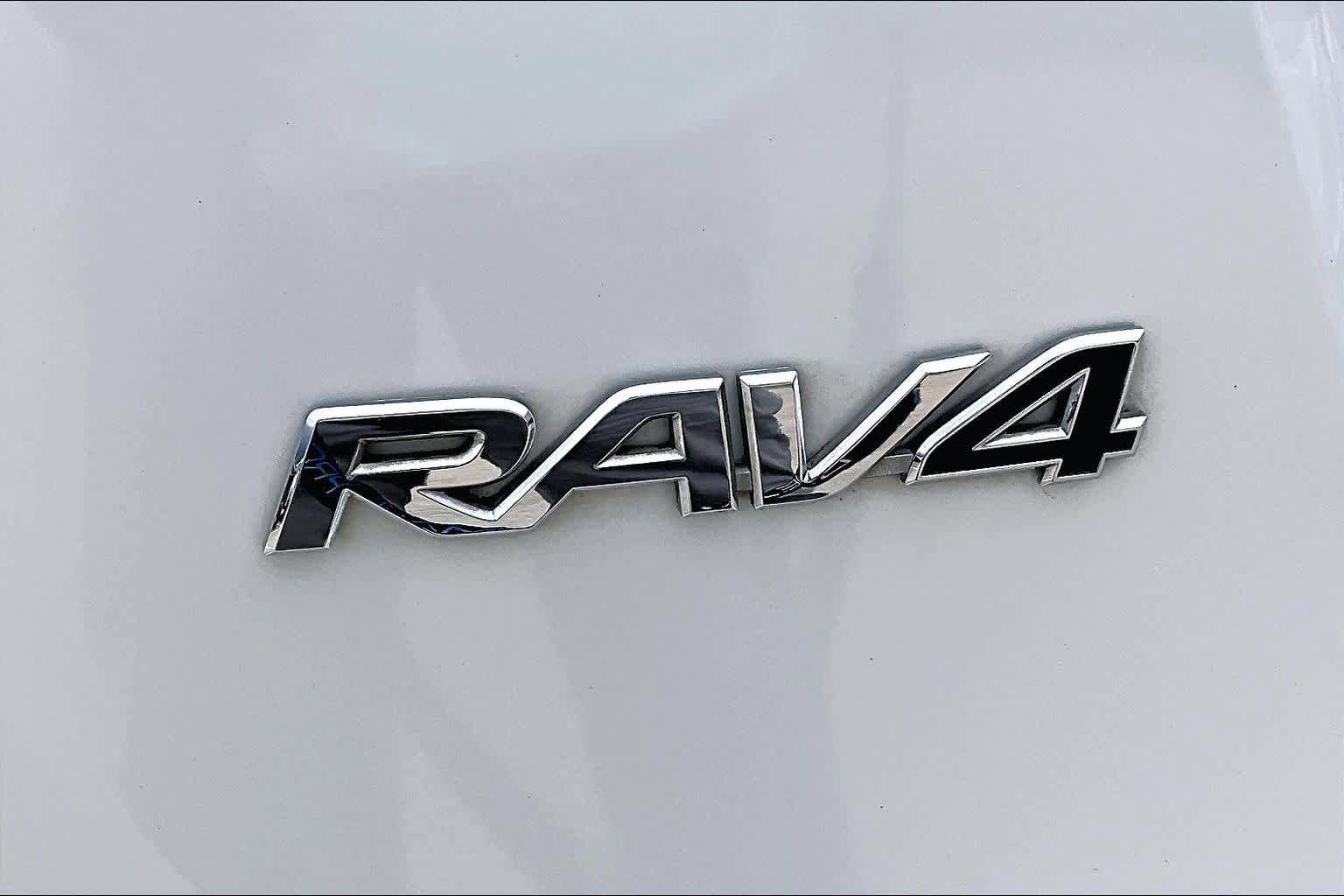 Used 2017 Toyota RAV4 Limited FWD image 10
