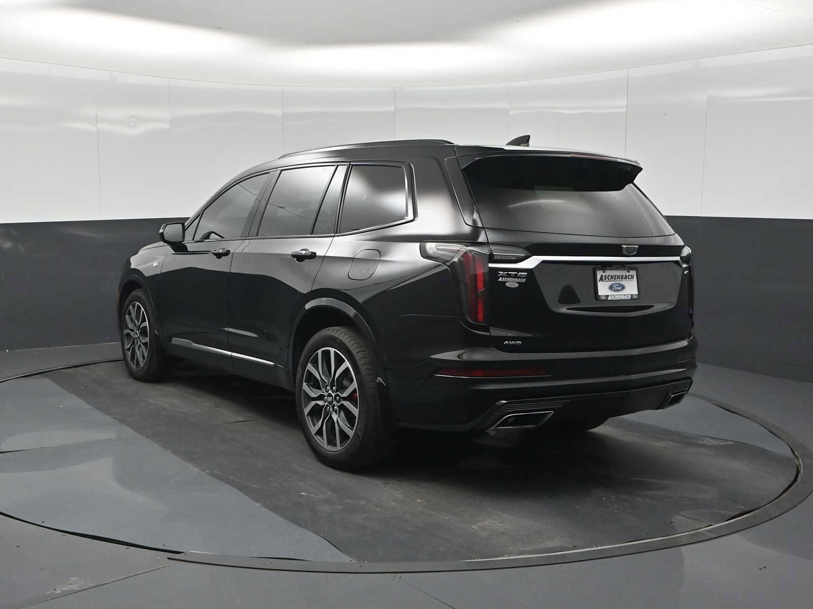 Used 2024 Cadillac XT6 Sport w/ Technology Package AWD/4WD image 6