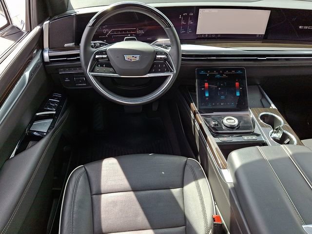 Used 2025 Cadillac Escalade Premium Luxury w/ Touring Package image 11