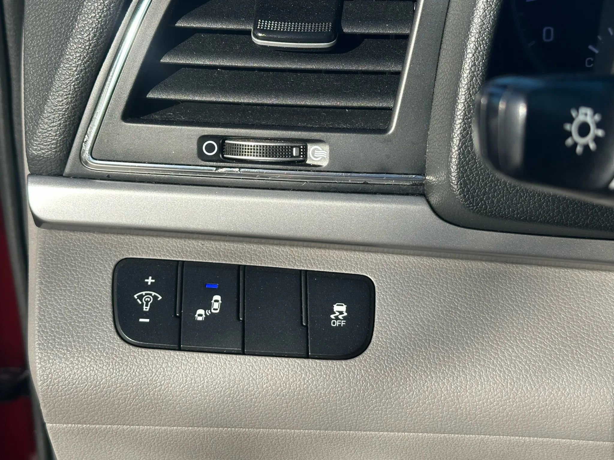 Used 2018 Hyundai Elantra Value Edition image 18