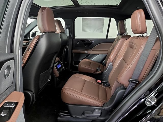 New 2026 Lincoln Aviator Reserve w/ Jet Appearance Package AWD/4WD image 10