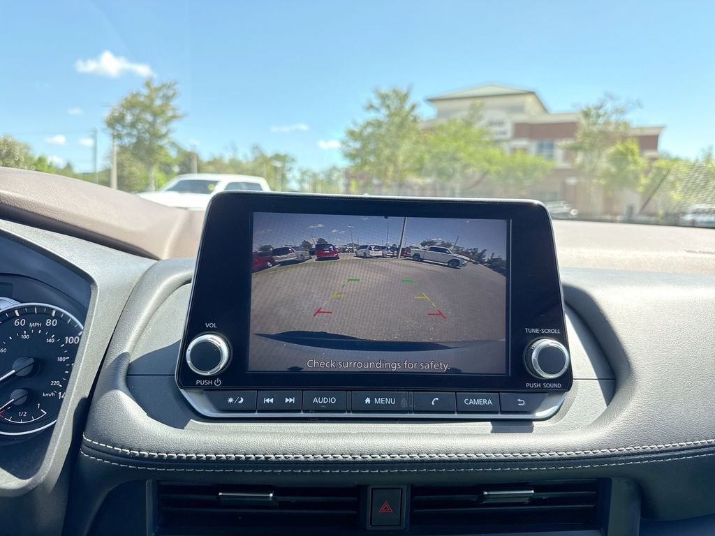 Used 2023 Nissan Rogue S image 17