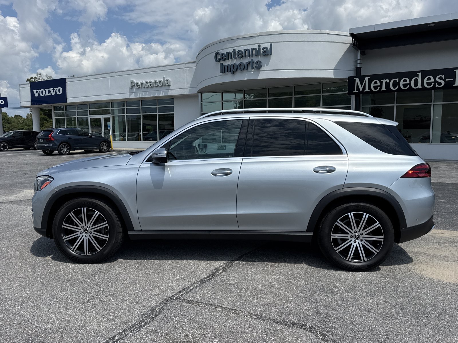 Certified 2025 Mercedes-Benz GLE 350 4MATIC image 2