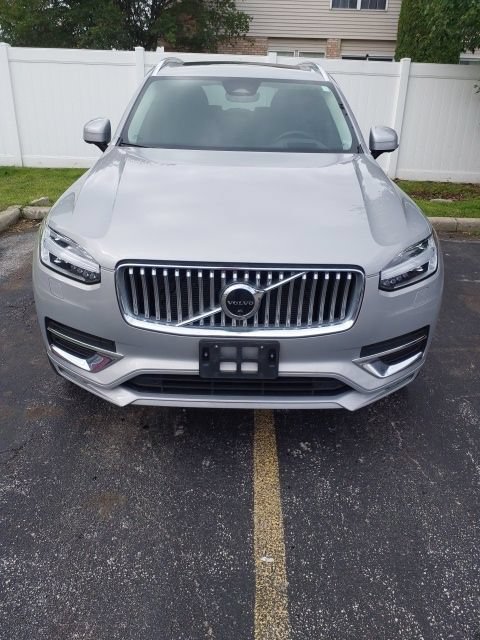 Used 2023 Volvo XC90 B5 Plus w/ Protection Package Premier AWD/4WD image 2
