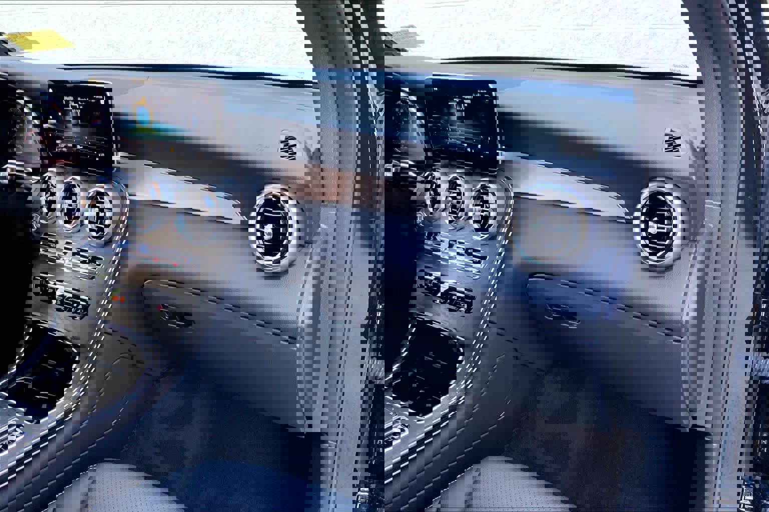 Used 2022 Mercedes-Benz GLC 300 image 16