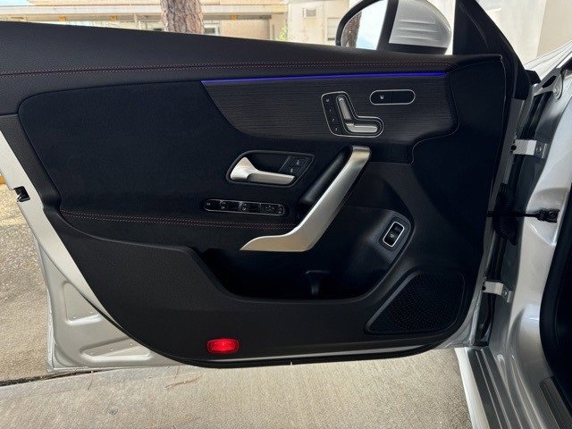 Used 2023 Mercedes-Benz CLA 250 4MATIC image 17