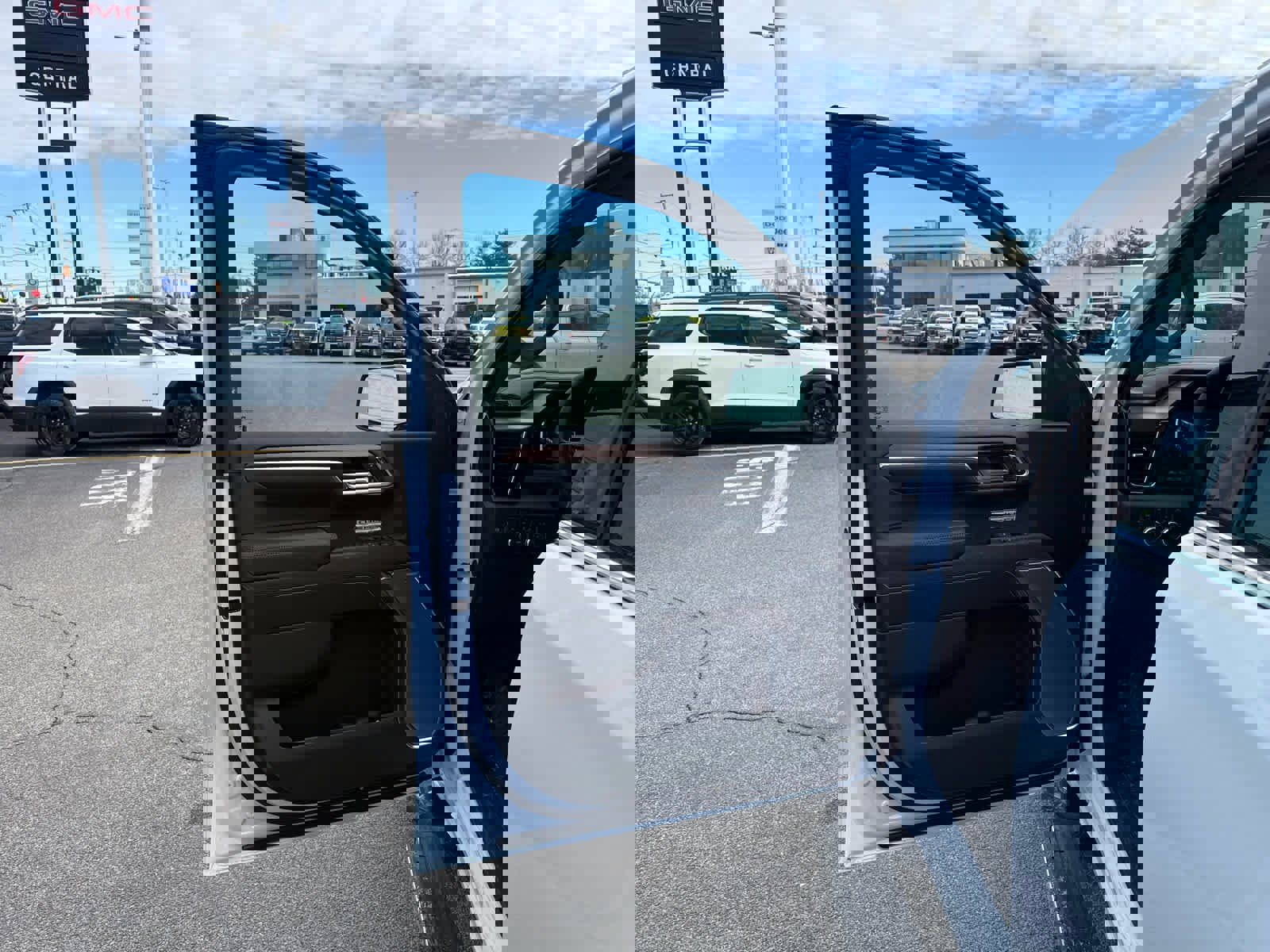 New 2026 GMC Sierra 1500 Denali w/ Denali Reserve Package image 17