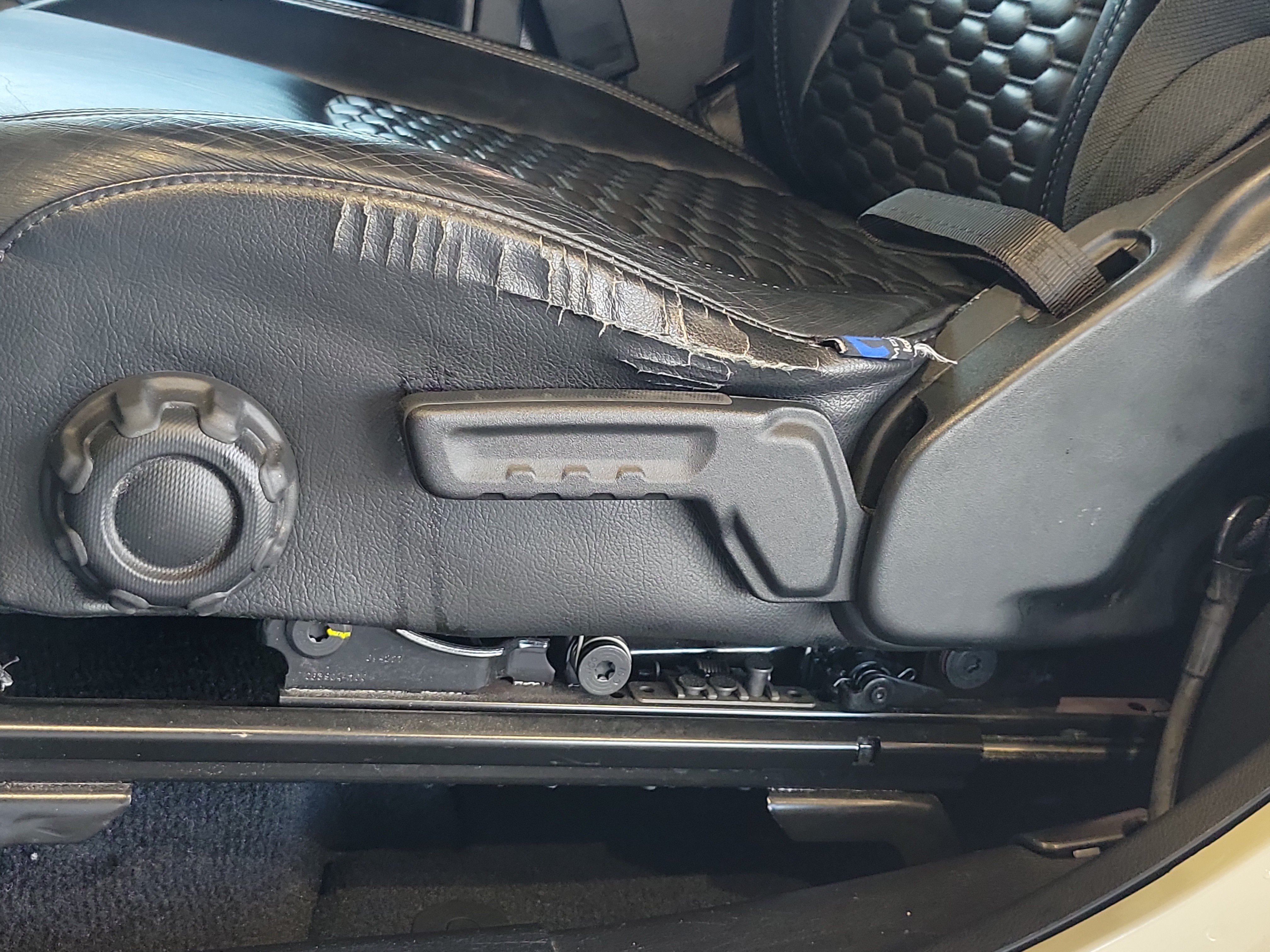 Certified 2022 Jeep Wrangler Sport AWD/4WD image 18