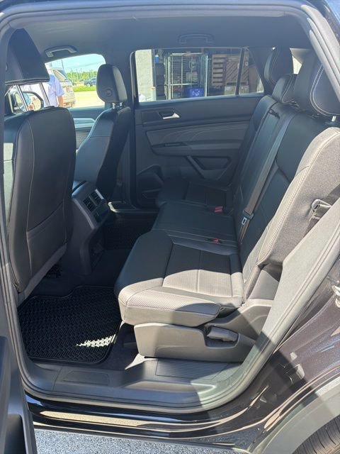 Used 2023 Volkswagen Atlas Cross Sport SE FWD image 11