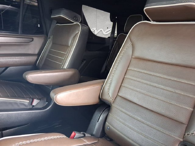 Used 2025 GMC Yukon Denali Ultimate AWD/4WD image 28