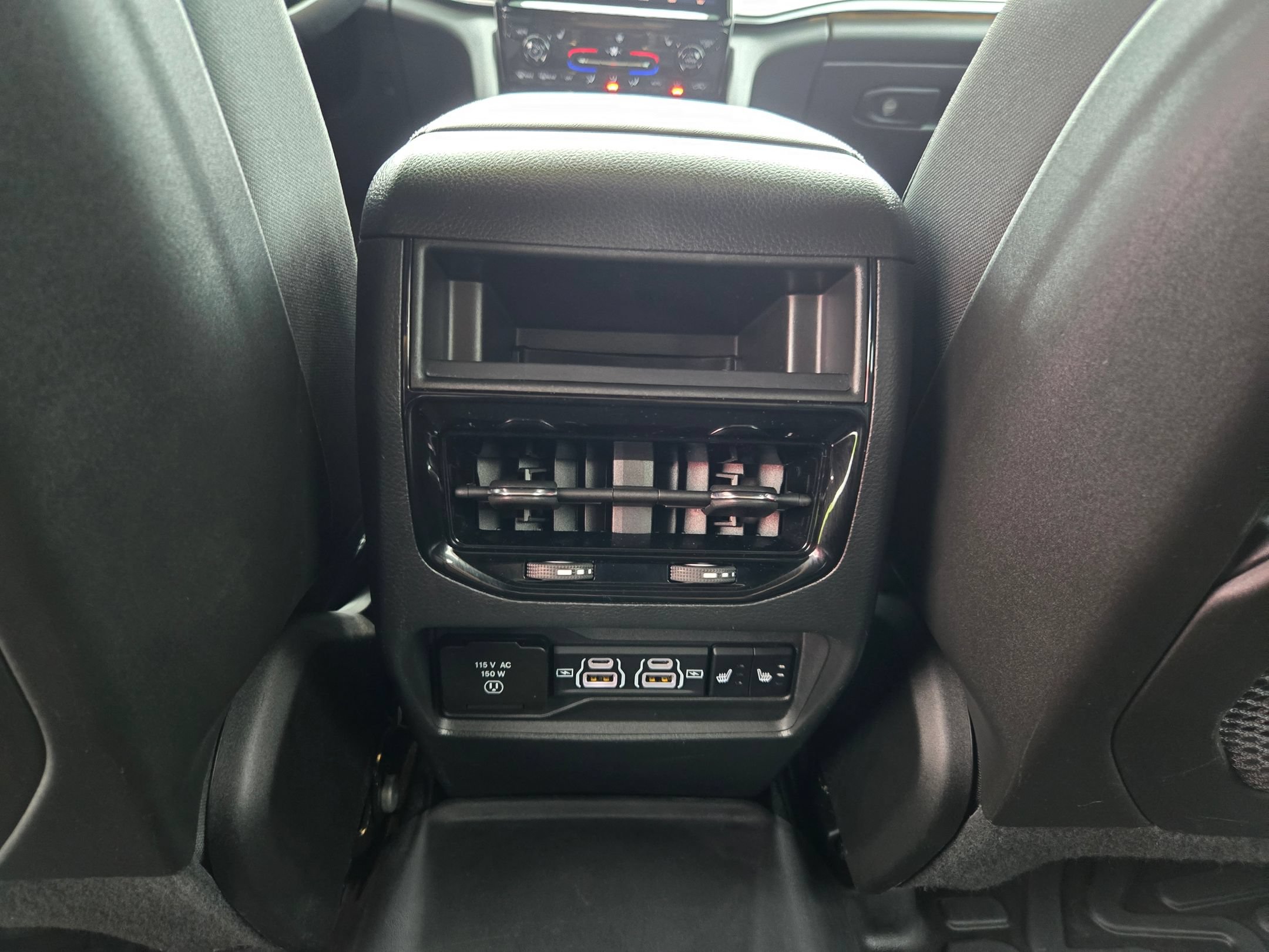 Used 2025 Jeep Grand Cherokee Limited AWD/4WD image 36