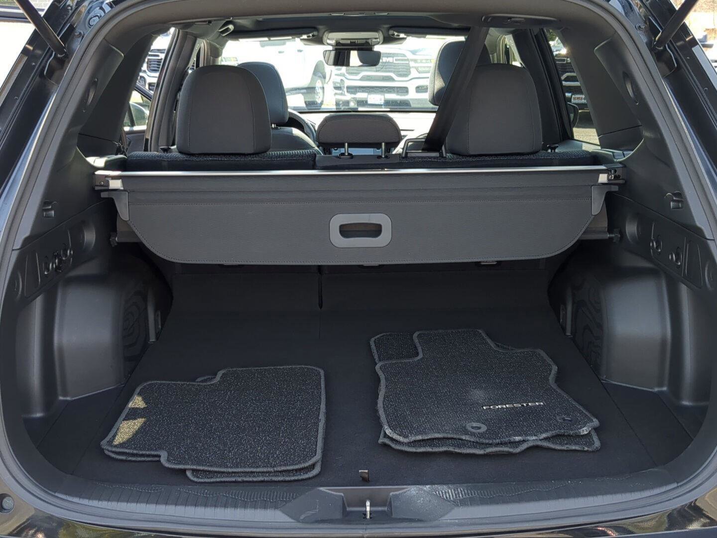 Used 2025 Subaru Forester Premium AWD/4WD image 18