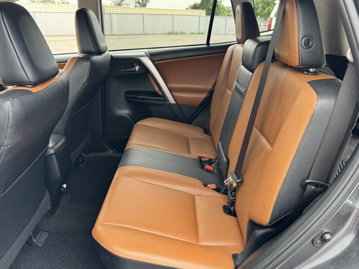 Used 2017 Toyota RAV4 Limited w/ Advanced Technology Package AWD/4WD image 20