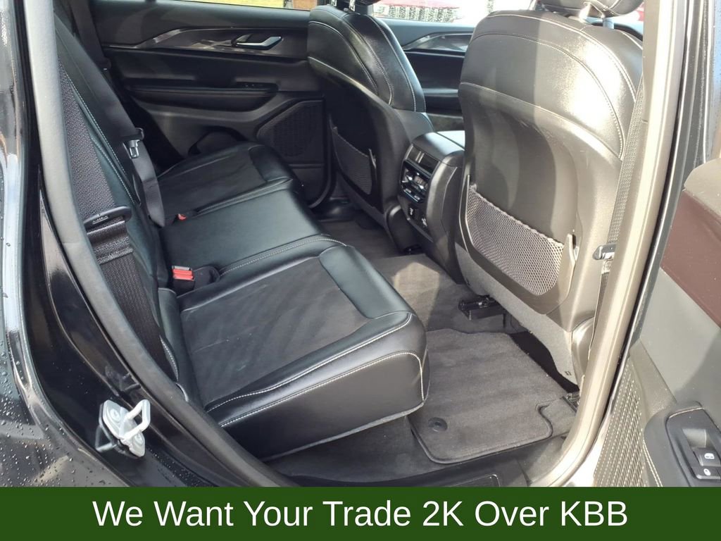 Used 2023 Jeep Grand Cherokee Altitude AWD/4WD image 26