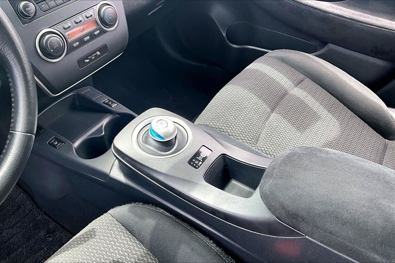 Used 2013 Nissan Leaf S w/ Charger Pkg FWD image 15