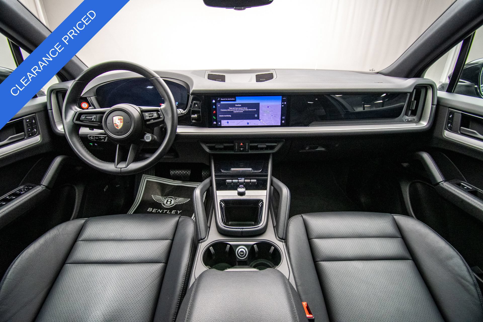 Used 2025 Porsche Cayenne AWD/4WD image 10