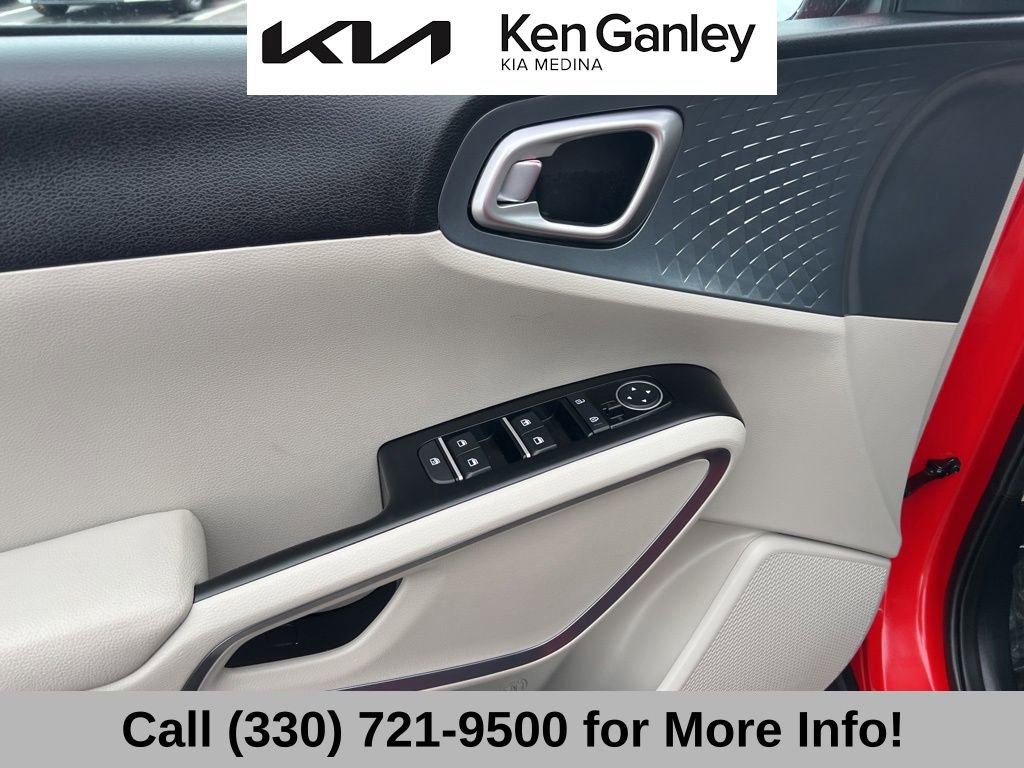 Certified 2025 Kia Soul EX image 27