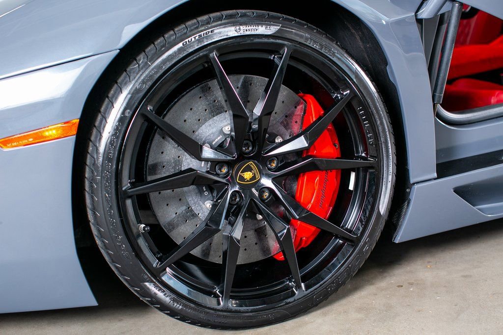 Used 2013 Lamborghini Aventador LP 700-4 image 20
