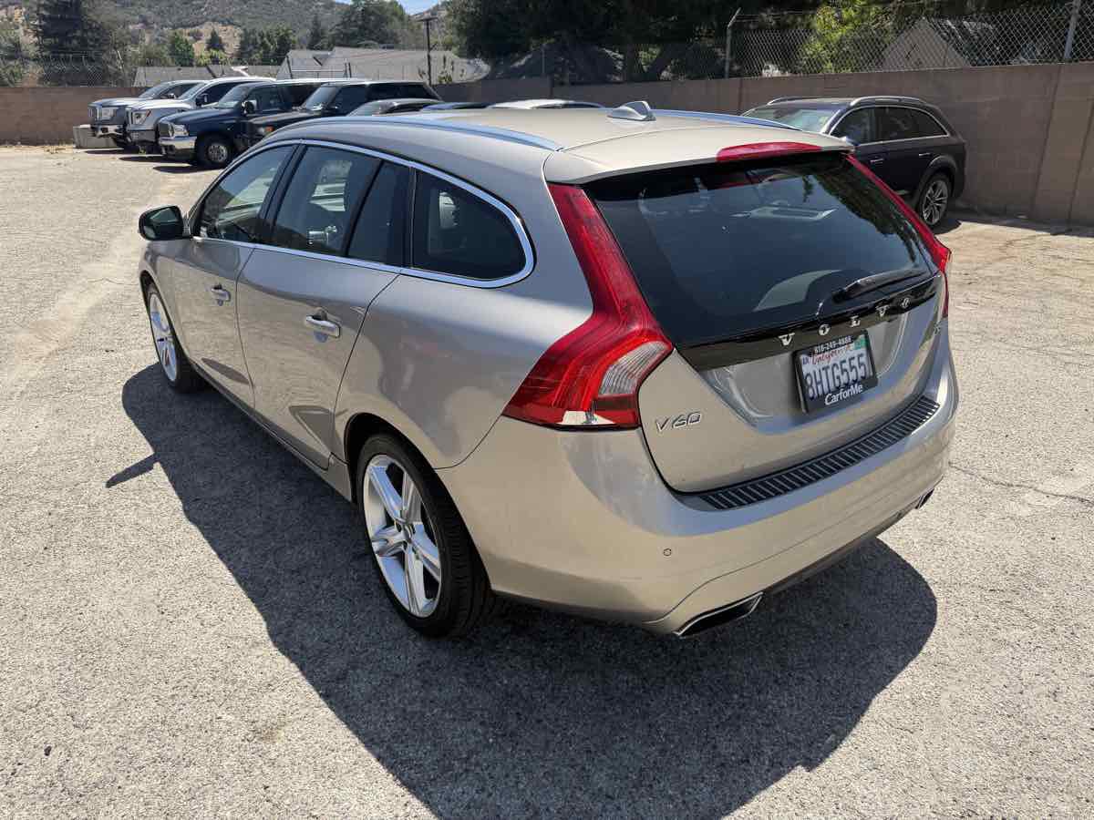 Used 2016 Volvo V60 T5 Platinum FWD image 4