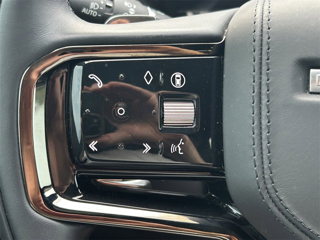 Used 2025 Land Rover Range Rover Velar Dynamic SE image 39