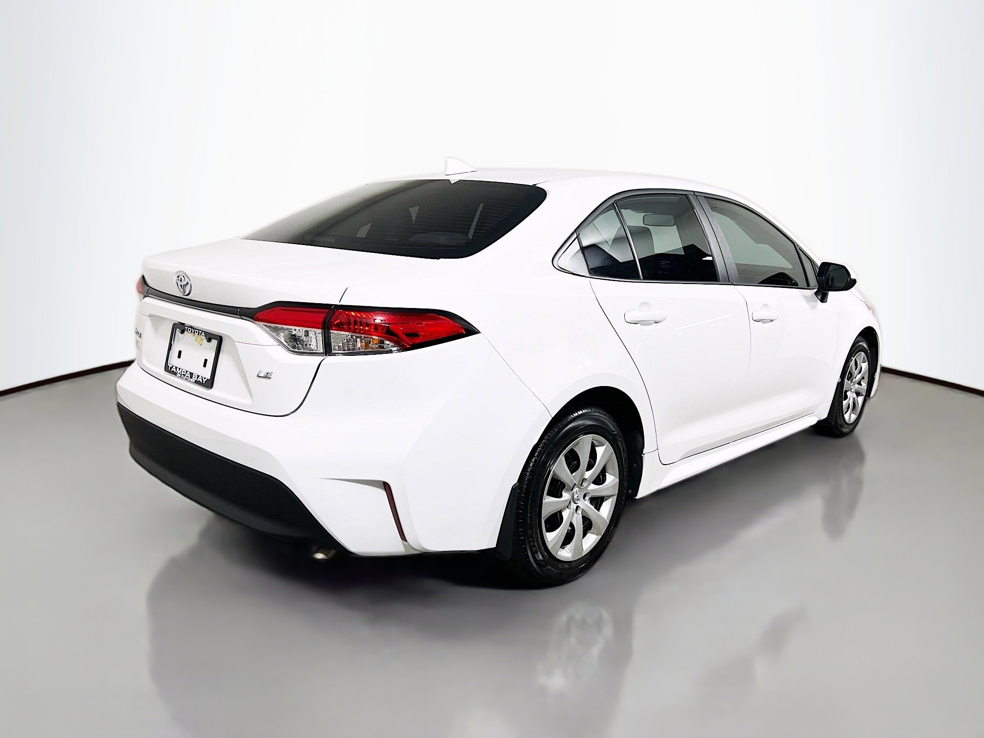 Used 2025 Toyota Corolla LE image 4