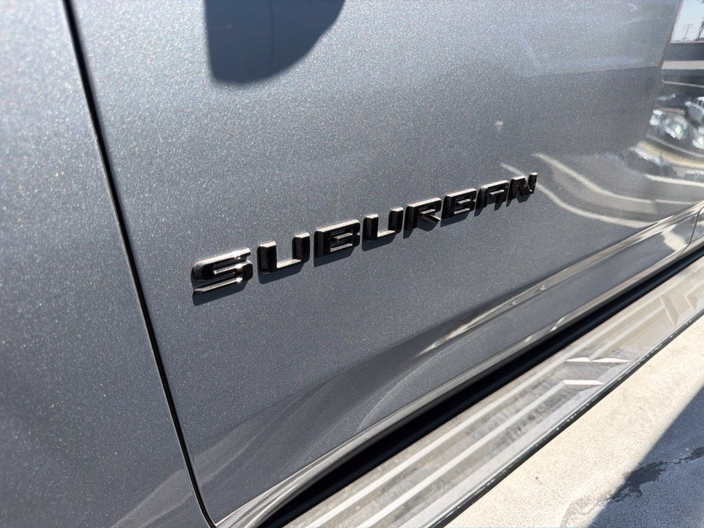 Used 2026 Chevrolet Suburban RST RWD image 5