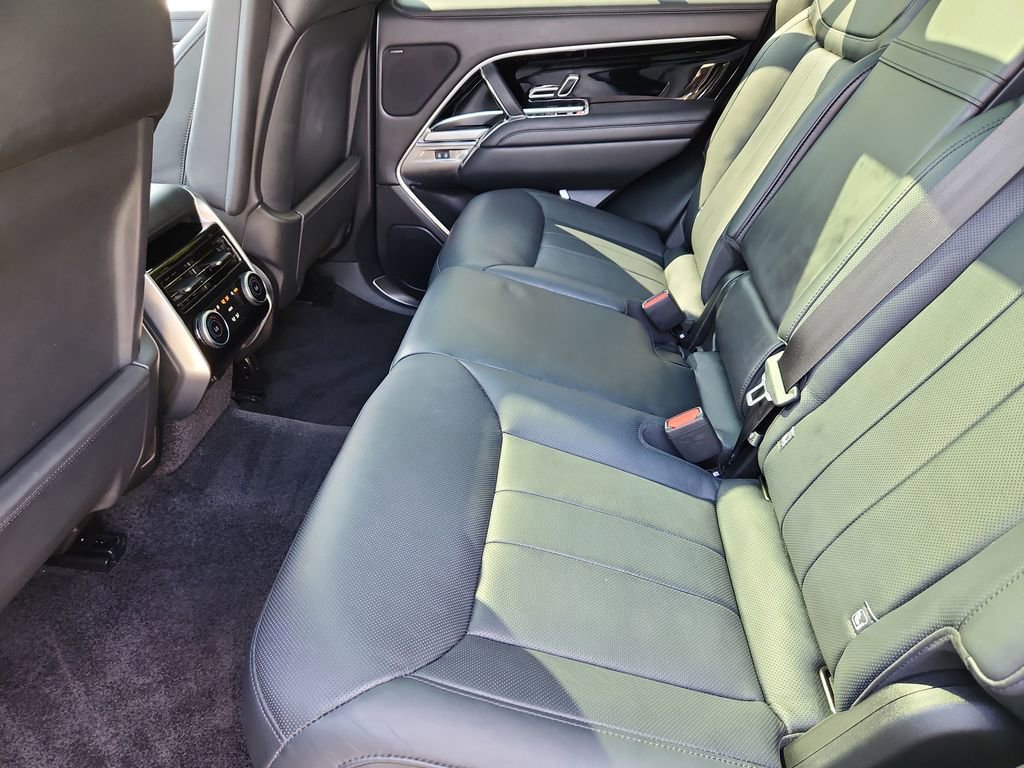 Used 2023 Land Rover Range Rover SE image 5
