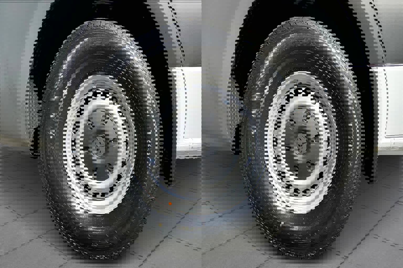 Used 2025 Mercedes-Benz Sprinter 2500 image 15