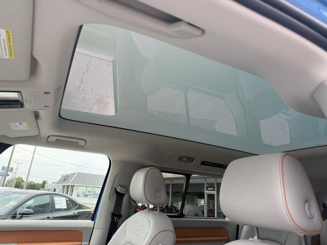 Used 2025 Volkswagen ID. Buzz 1st Edition RWD image 11