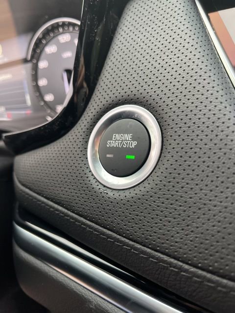 New 2025 Cadillac XT6 Luxury image 23