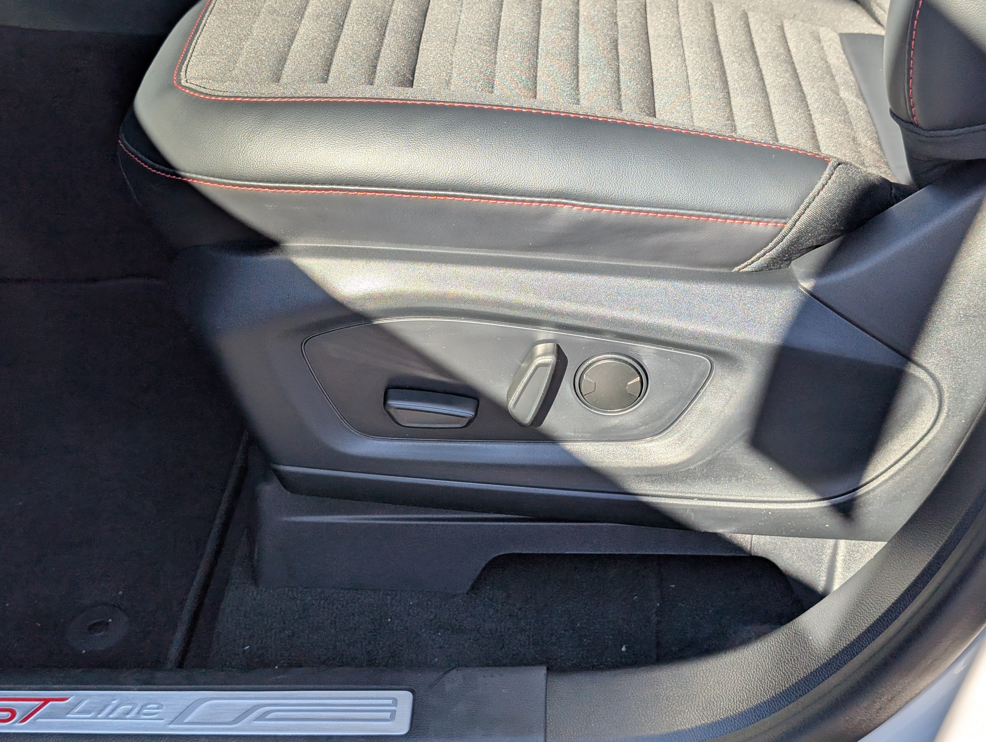 New 2027 Ford Explorer ST-Line w/ Premium Package AWD/4WD image 19