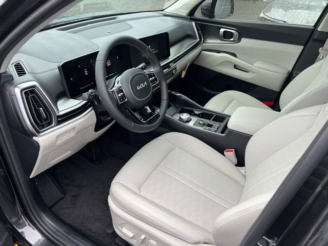 Used 2025 Kia Sorento EX image 12