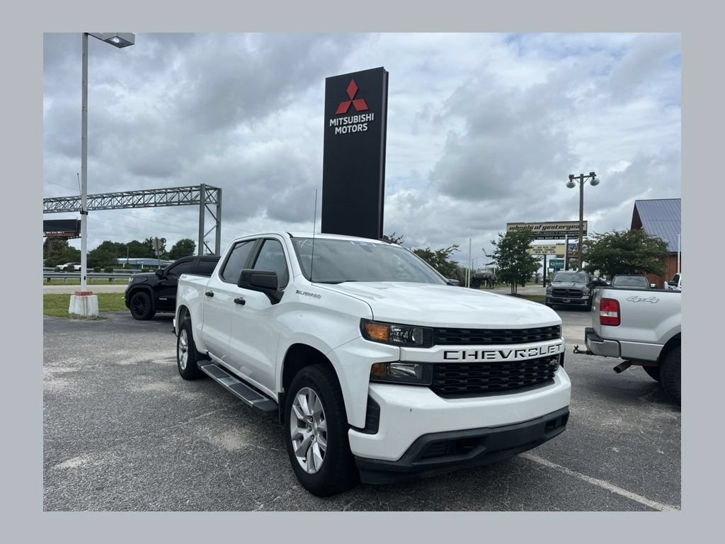 Used 2020 Chevrolet Silverado 1500 Custom w/ Custom Value Package AWD/4WD image 1