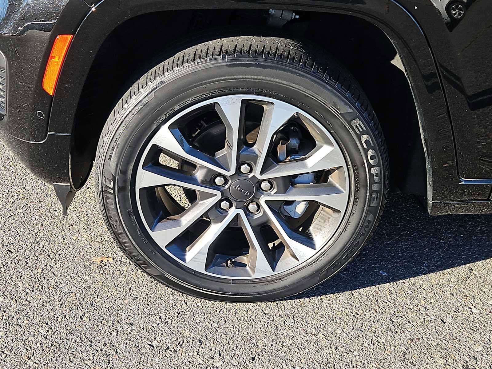 Used 2022 Jeep Grand Cherokee Overland w/ Luxury Tech Group IV image 7