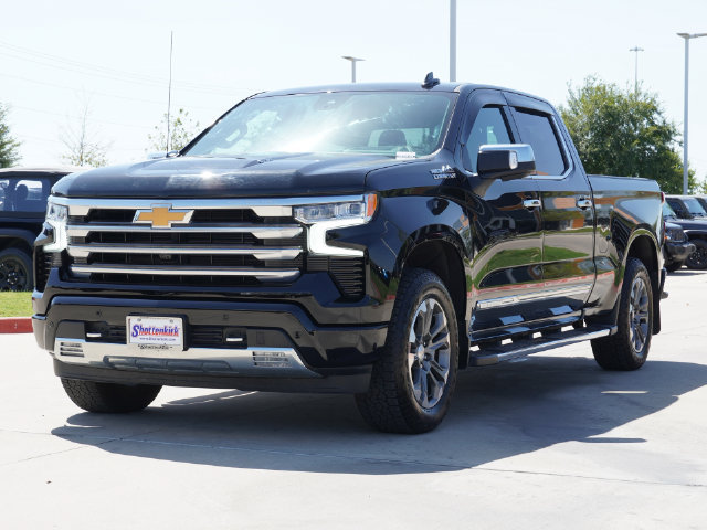 Used 2024 Chevrolet Silverado 1500 High Country w/ Technology Package AWD/4WD image 2