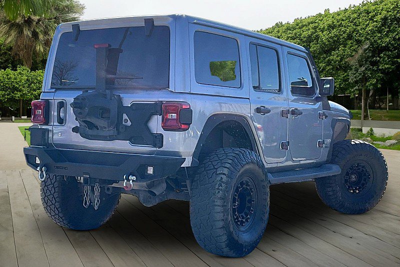 Used 2020 Jeep Wrangler Unlimited Sahara image 2