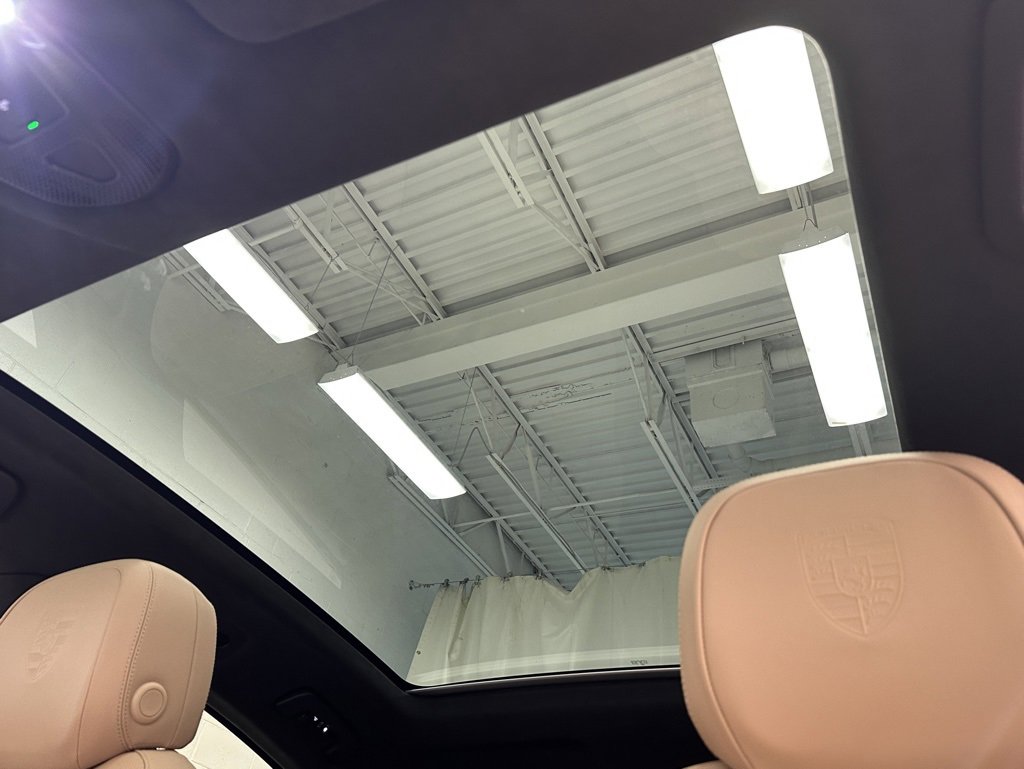 Used 2025 Porsche Cayenne GTS image 39