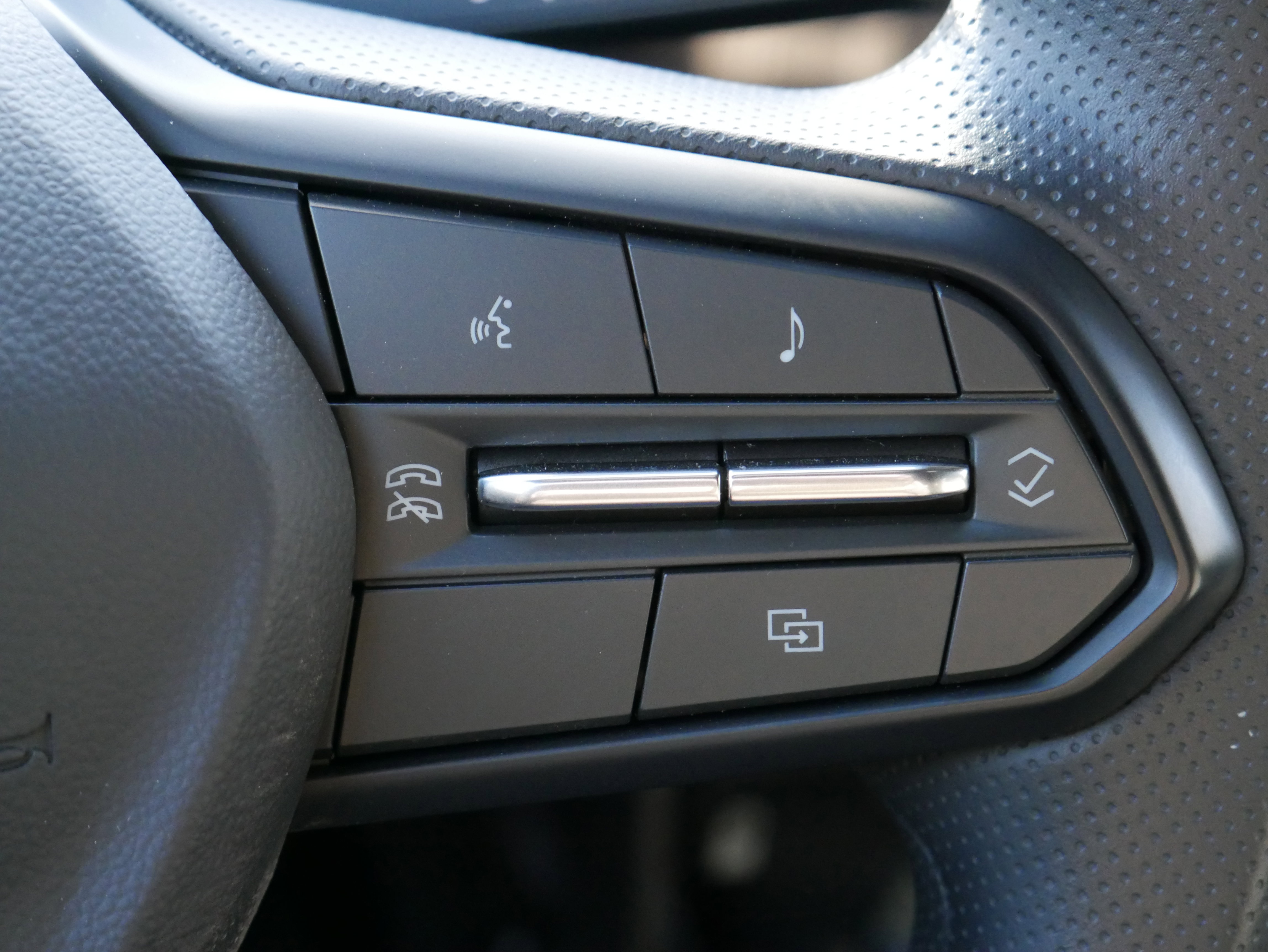 New 2025 Chevrolet Blazer EV AWD Police w/ Remote Keyless Entry Package image 23