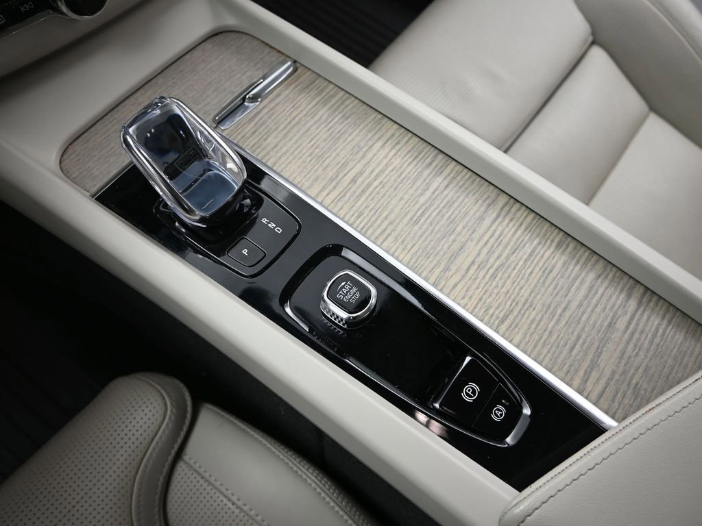 Used 2022 Volvo XC60 B5 Inscription w/ Advanced Package image 22