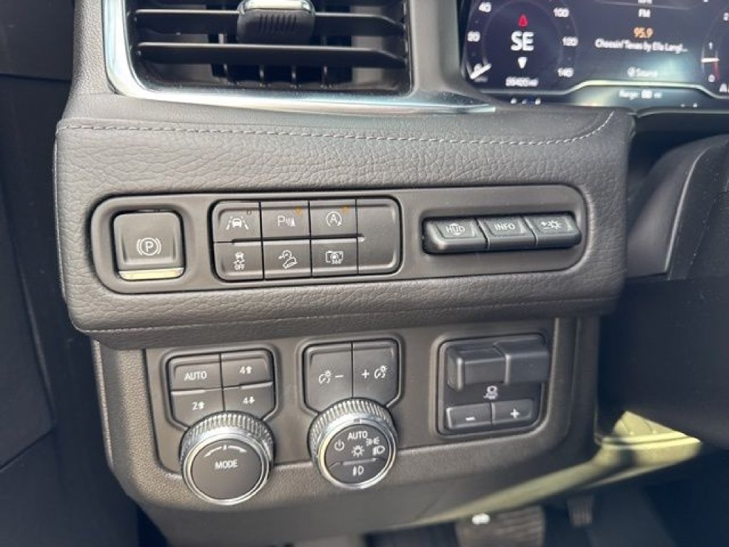 Used 2023 GMC Yukon Denali w/ LPO, Floor Liner Package AWD/4WD image 28