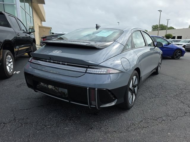 Used 2024 Hyundai Ioniq 6 SE RWD image 4