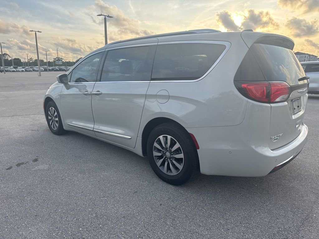 Used 2020 Chrysler Pacifica Touring-L Plus w/ Advanced Safetytec Group FWD image 10
