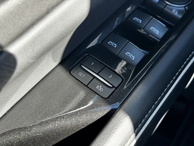 Certified 2024 Cadillac Escalade Sport w/ LPO, ONYX Package image 44