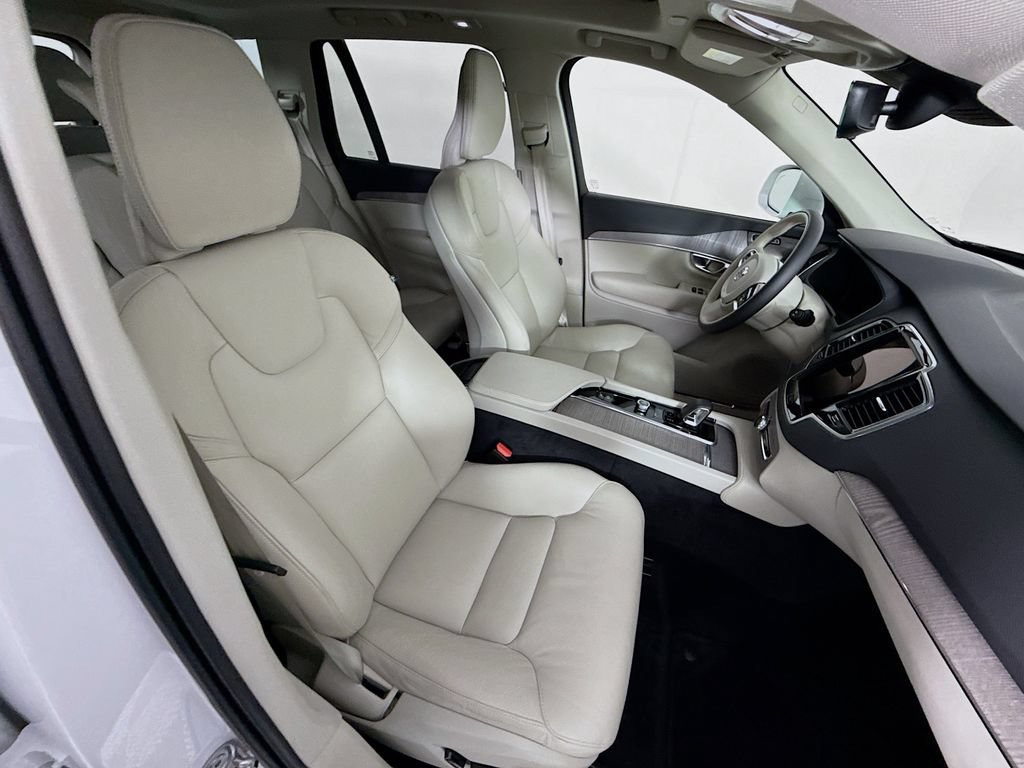 Used 2024 Volvo XC90 T8 Plus w/ Protection Package Premier AWD/4WD image 28