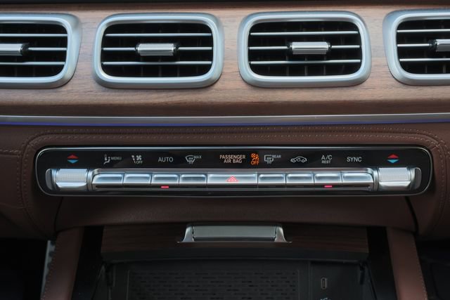 Used 2025 Mercedes-Benz GLS 580 4MATIC image 18