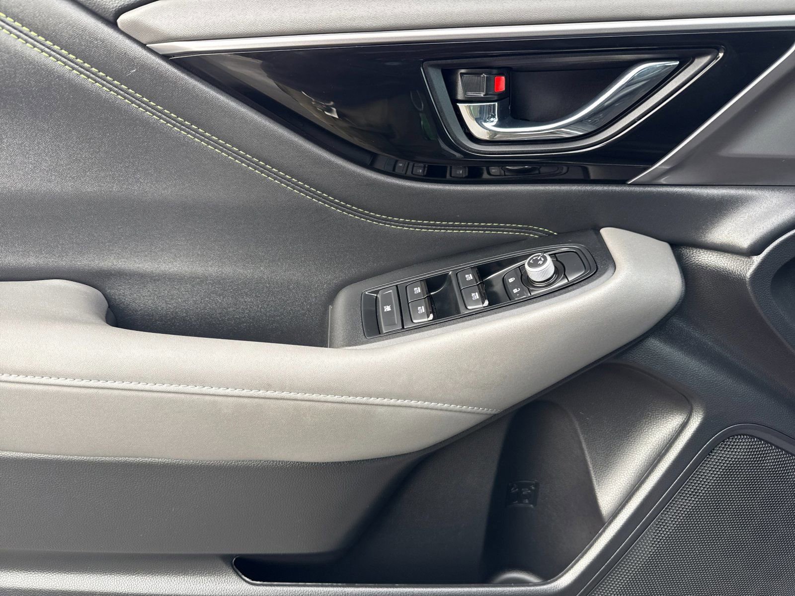 Used 2025 Subaru Outback Onyx Edition image 10