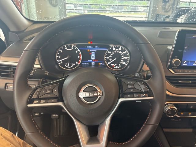 Used 2025 Nissan Altima 2.5 SR FWD image 24