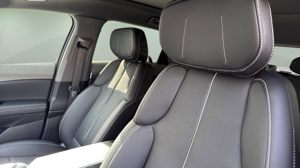 Certified 2025 Cadillac Optiq Sport 2 image 2