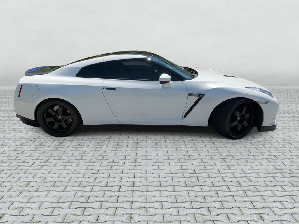 Used 2014 Nissan GT-R Black Edition AWD/4WD image 9
