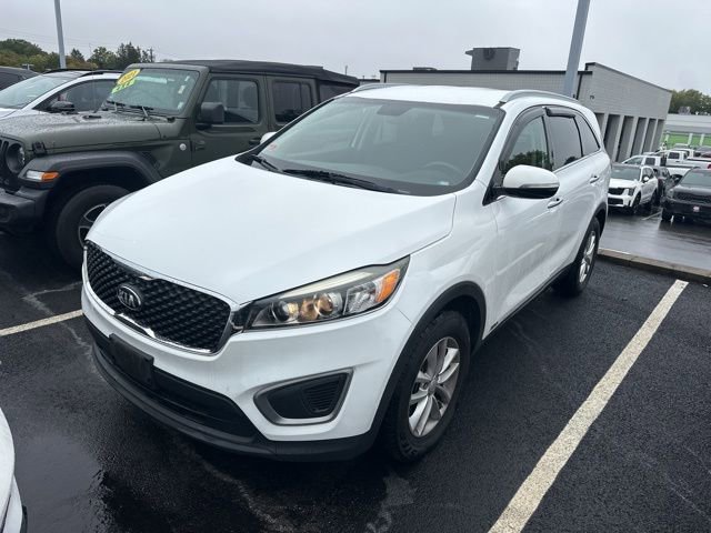 Used 2017 Kia Sorento LX w/ LX Convenience Package image 1